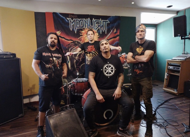 Banda HIGH MOONLIGHT